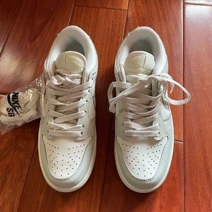 Light grey Nike Dunks size 8 - READ CAPTION